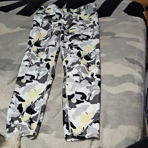 Balance Collection Leggings - Black, Gray, Cream Size Medium-0566